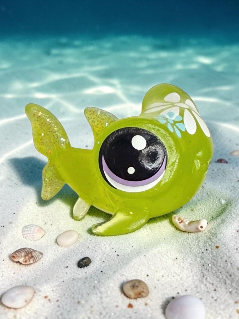 littlest pet shop # 4-120 green yellow shark with glitter sparkles & flowers